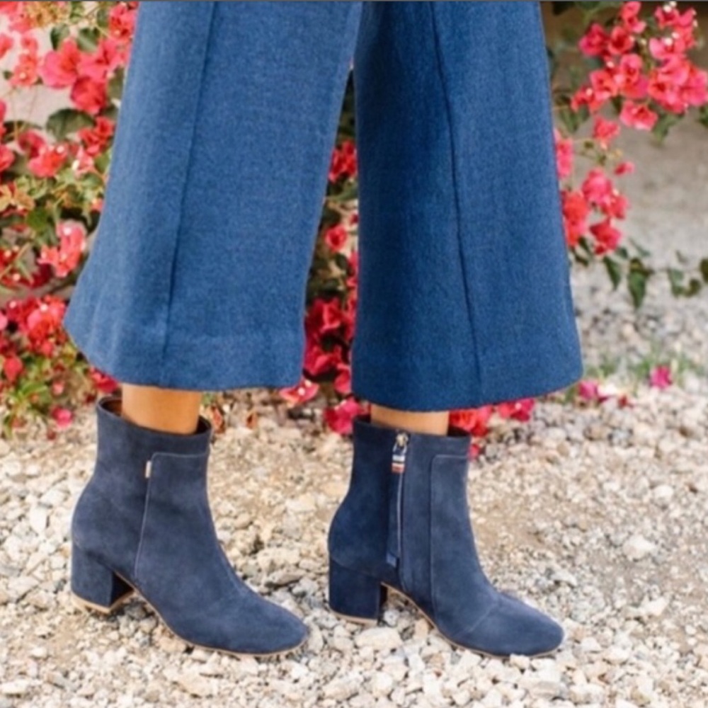 Toms Evie Navy Suede 8.5